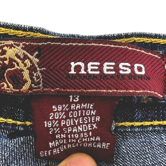 Neeso Women's / Jr's 13 Mid Embroidered Blue Jeans - Picture 8 of 14